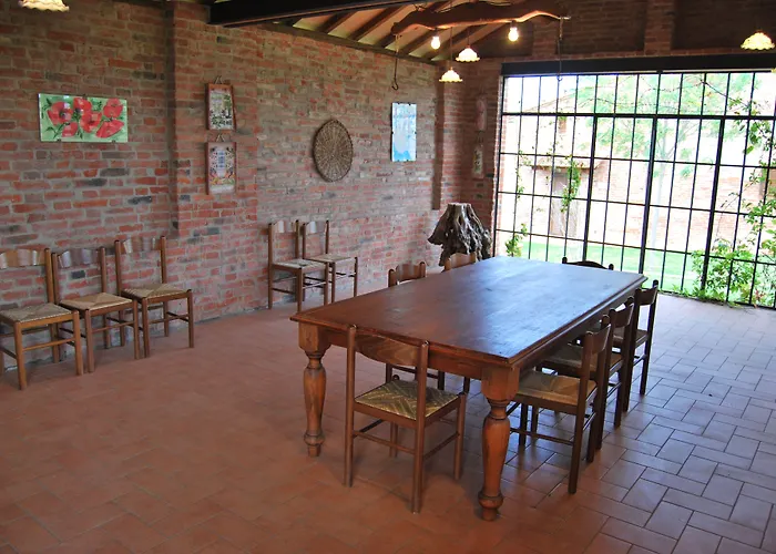 Farina مزرعة للإقامة كاستيغليون ديل لاغو